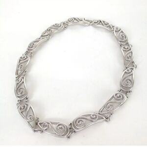 Authentic NINA RICCI Necklace Metal